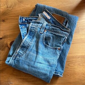 Levi’s Ribcage Straight Ankle Jeans